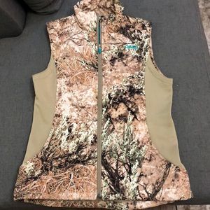 Cabela’s camo vest
